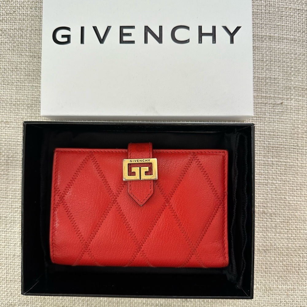 Givenchy GV3 Medium Wallet Light Red, 100% Goat Leather